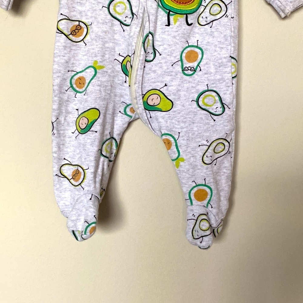 AVOCADO 🥑 Onesie 3-6 months - Picture 3 of 7